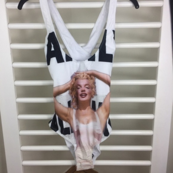 Marilyn Monroe Other - Marilyn Monroe One-Piece Swimsuit Size Large